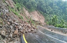 बढीपहिरोले देशका विभिन्न भागमा क्षति, राजमार्ग अवरुद्ध