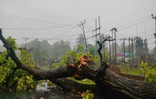 रुख ढल्दा तीन दिनदेखि विद्युत् सेवा अवरुद्ध